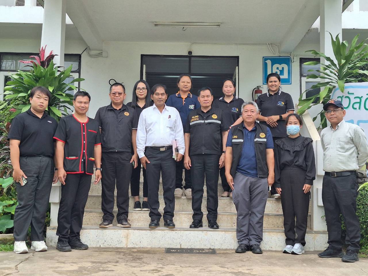 title - ผู้ตรวจราชการ ส.ป.ก. ลงพื้นที่จังหวัดสกลนคร ประชุมติดตามความก้าวหน้าผลการดำเนินงาน พร้อมตรวจเยี่ยมให้กำลังใจเกษตรกรในเขตปฏิรูปที่ดิน 